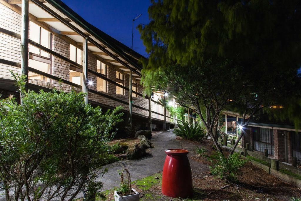 Farnham Court Motel And Restaurant Morwell Eksteriør bilde