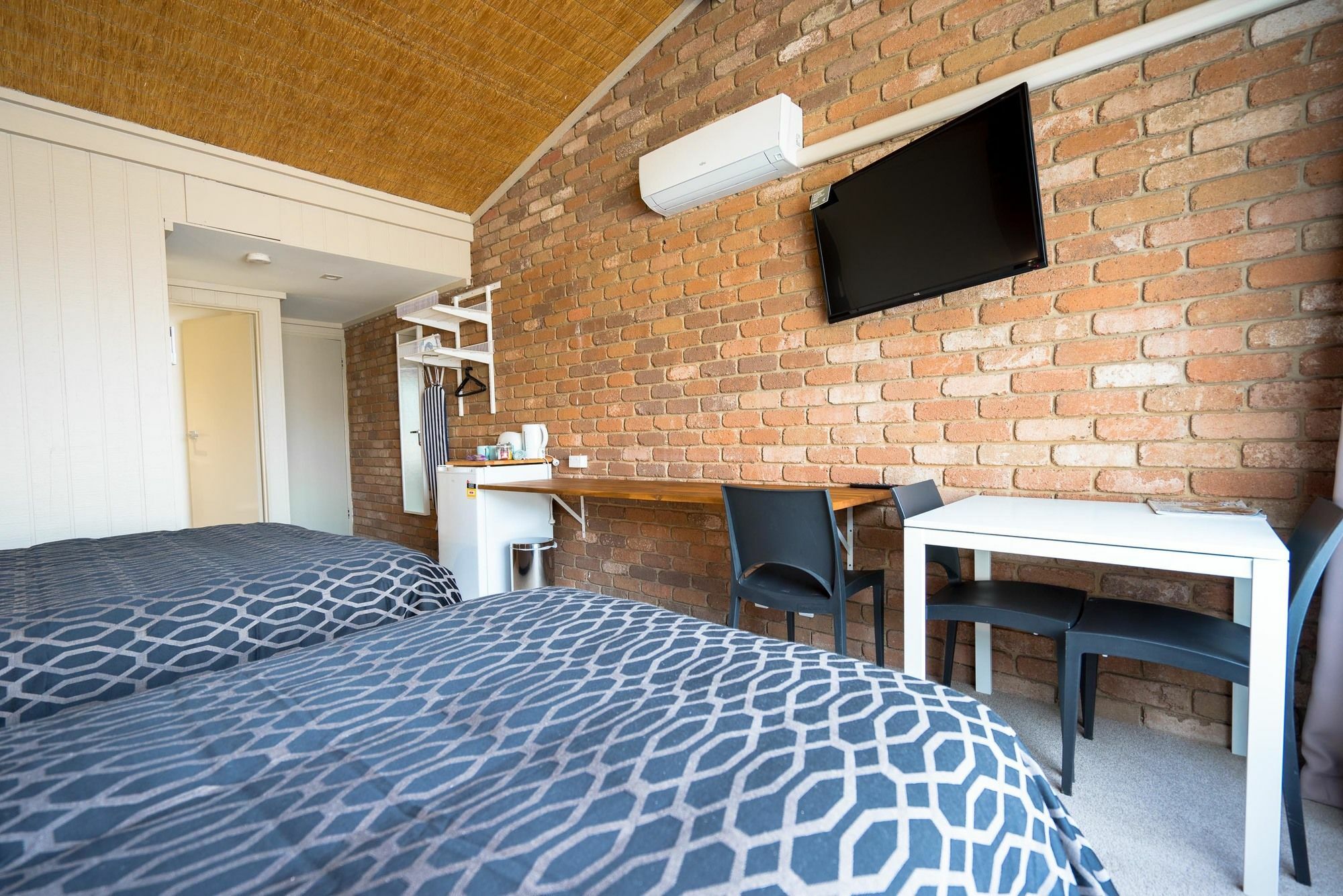 Farnham Court Motel And Restaurant Morwell Eksteriør bilde